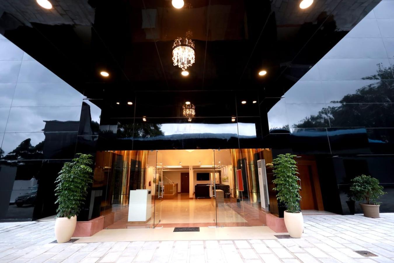 Pearl Residency Hotel Ayoor Eksteriør billede