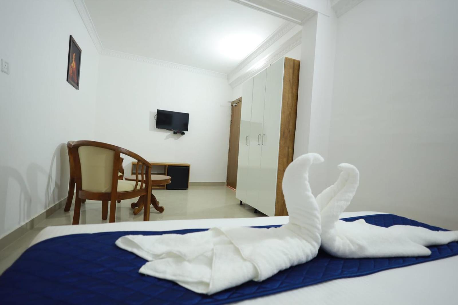 Pearl Residency Hotel Ayoor Eksteriør billede