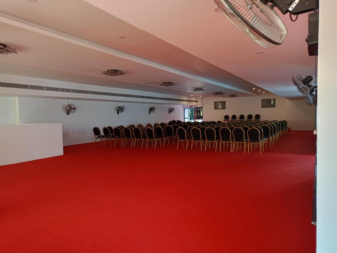 Pearl Residency Hotel Ayoor Eksteriør billede